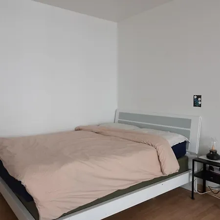 Appartamento Cocoon Of With Balcony In The 11th